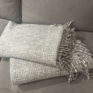 Anthropologie throw blankets (2).